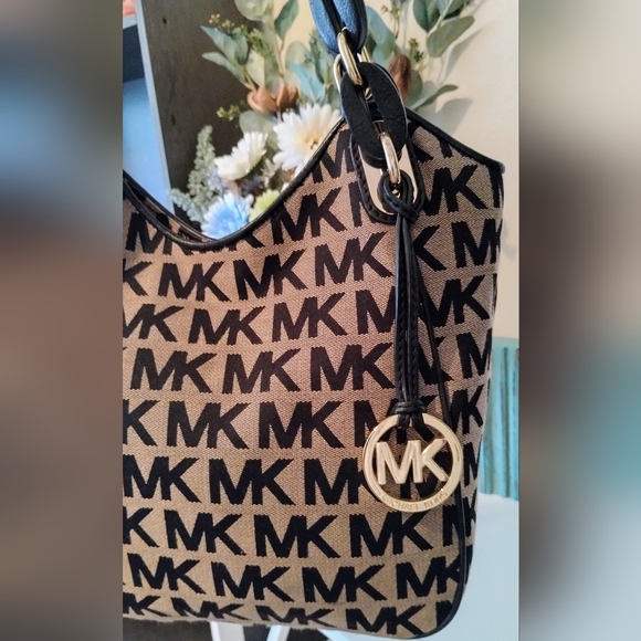 Michael Kors Rare Shoulder Bag NWOT SOLD SOLD SOLD SOLD SOLD SOLD SOLD SOLD SOLD - Picture 3 of 13